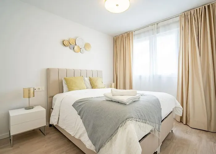 Beautiful Rooftop Pool 3bed شقة