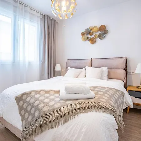 Beautiful Rooftop Pool 3bed Apartament *