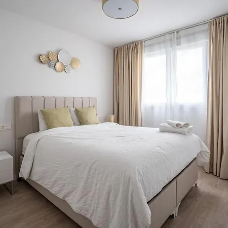 Beautiful Rooftop Pool 3bed Apartament *